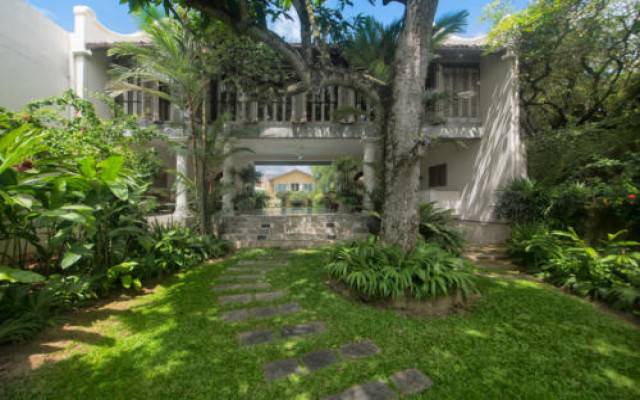 Hotels and resorts in SRI LANKA