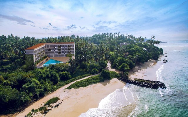 Hotels and resorts in SRI LANKA