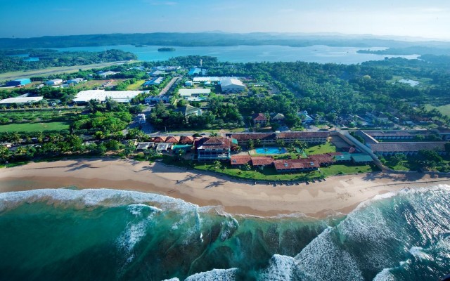 Hotels and resorts in SRI LANKA