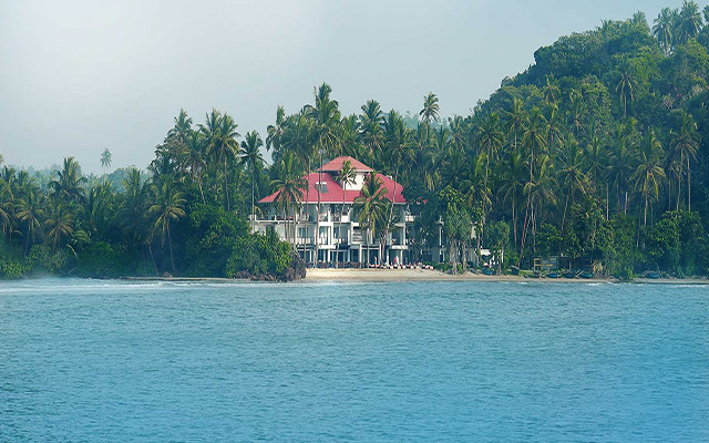 Hotels and resorts in 