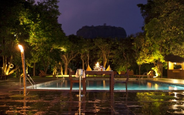 Hotels and resorts in SRI LANKA