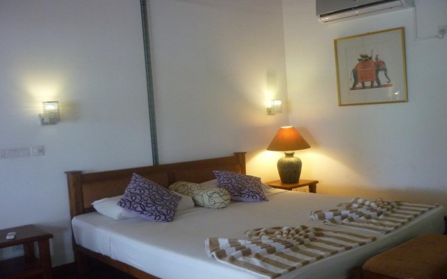 Hotels and resorts in SRI LANKA