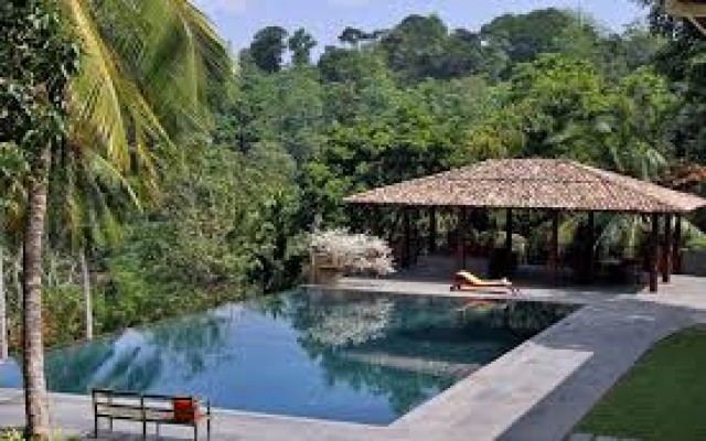 Hotels and resorts in SRI LANKA