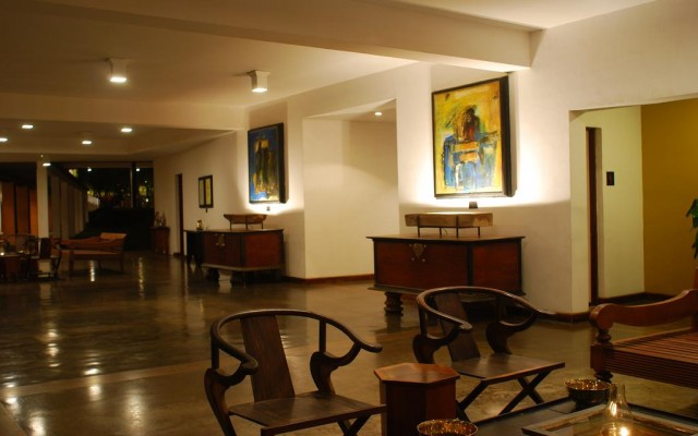 Hotels and resorts in SRI LANKA