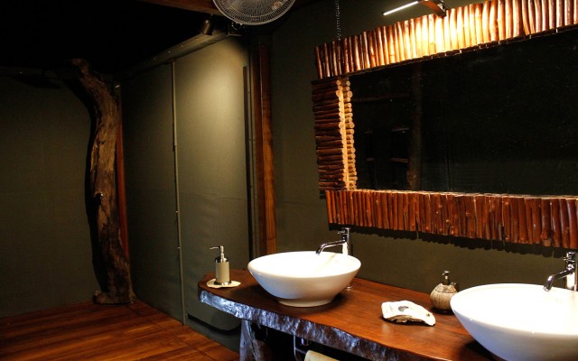 Hotels and resorts in SRI LANKA