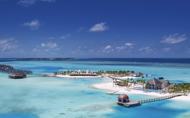 Hotels and resorts in MALDIVES