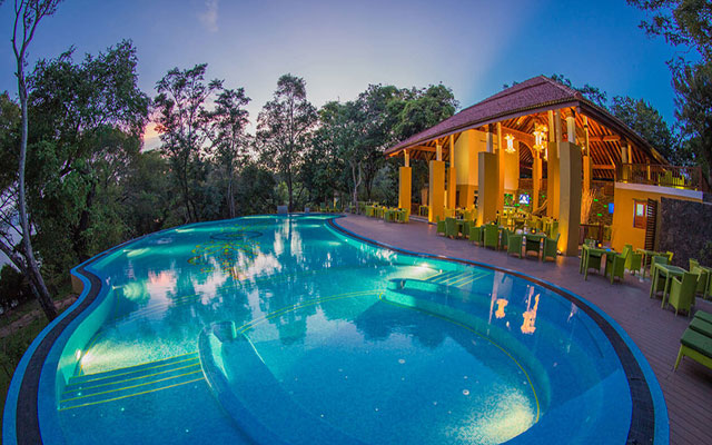 Hotels and resorts in 