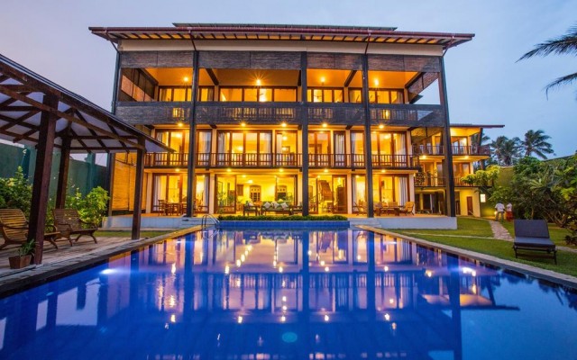 Hotels and resorts in SRI LANKA