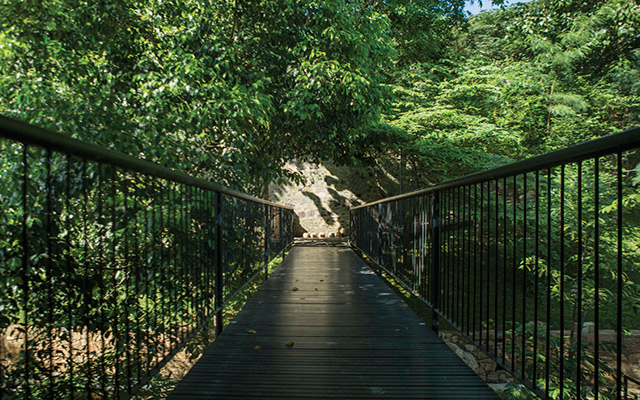 Hotels and resorts in 