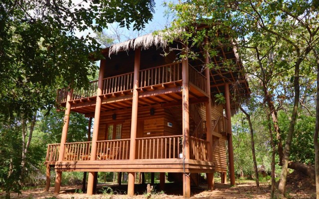 Hotels and resorts in SRI LANKA